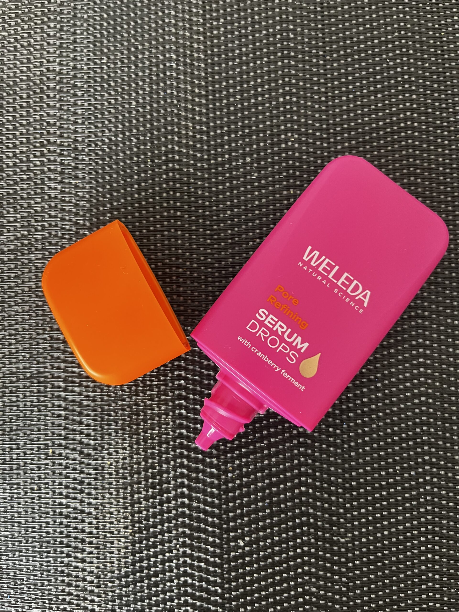Weleda Serum Drops Pore Refining mit Cranberry