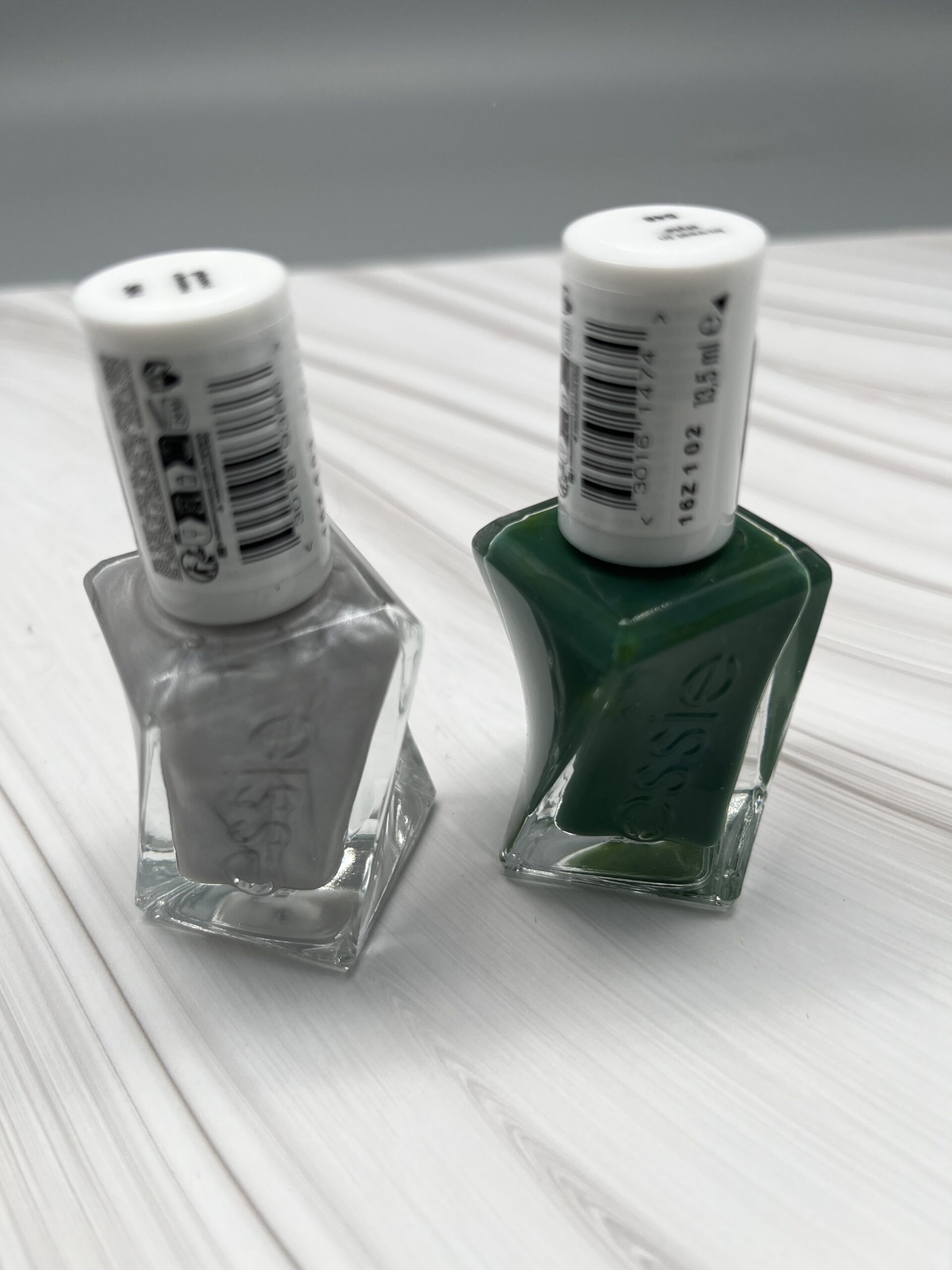 Essie Nagellack – In-Vest in Style & Glazed Chrome