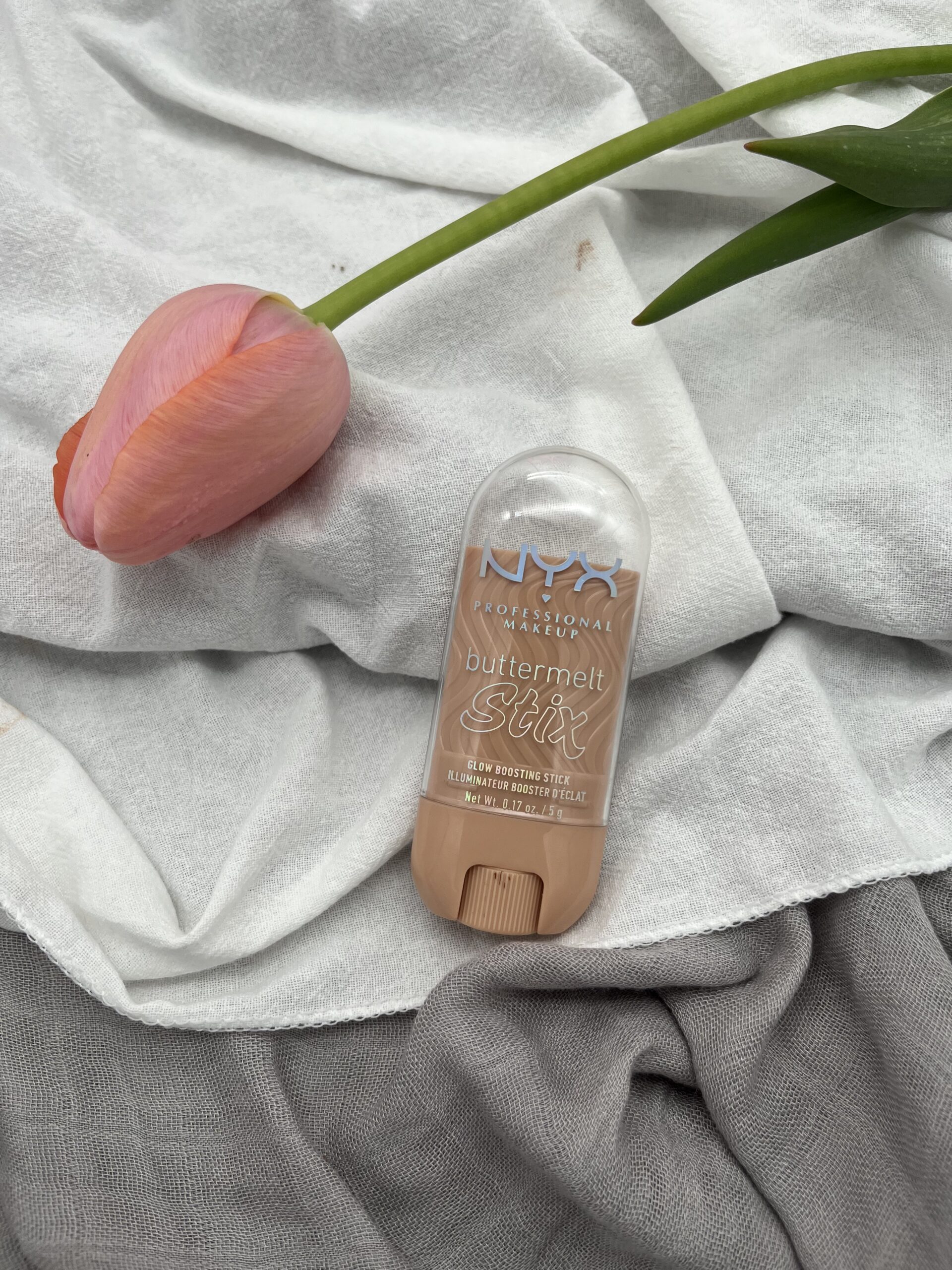 Buttermelt Glow Boosting Highlighter Stix